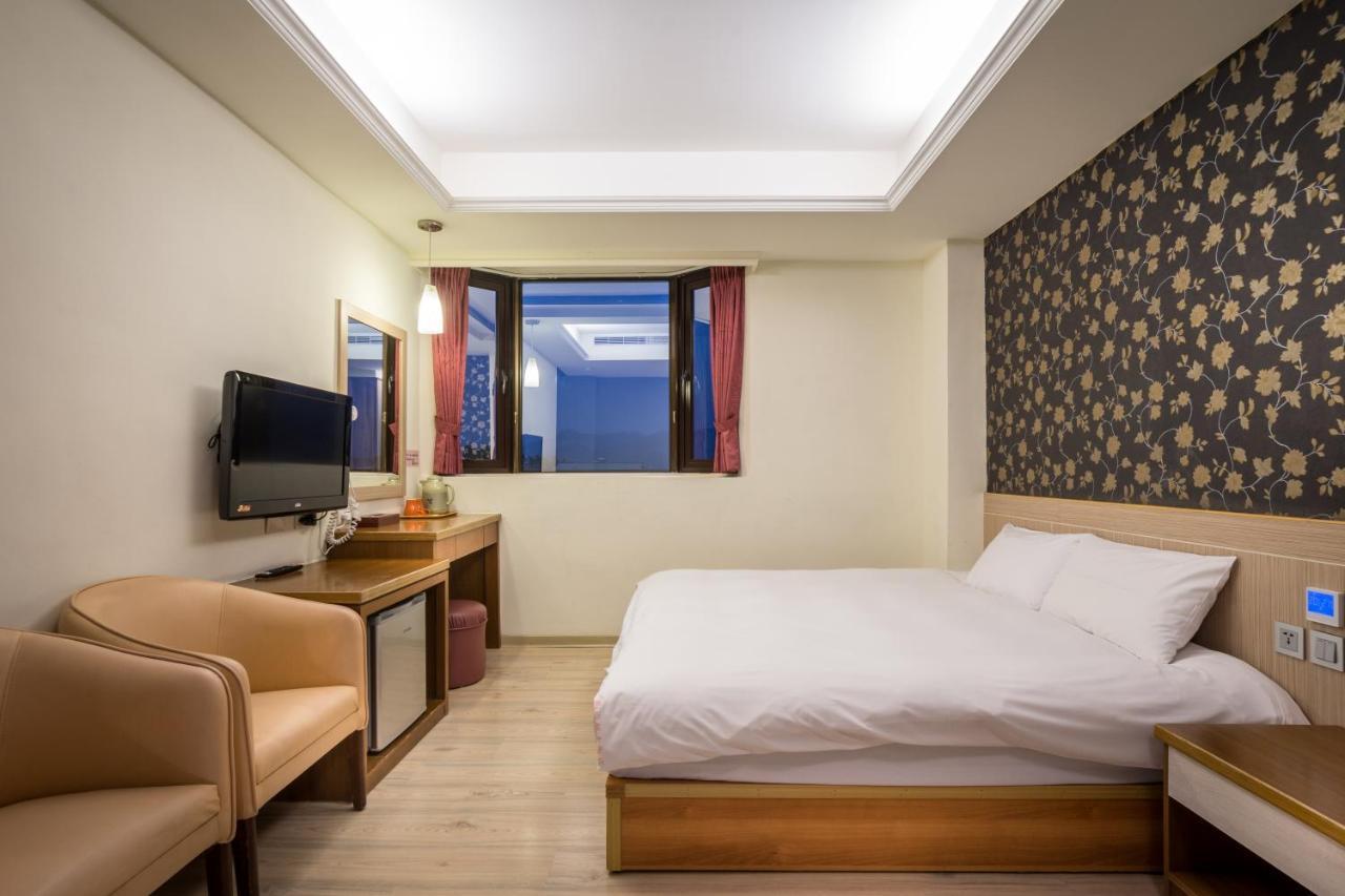 Yadi Hotel Puli Exterior photo