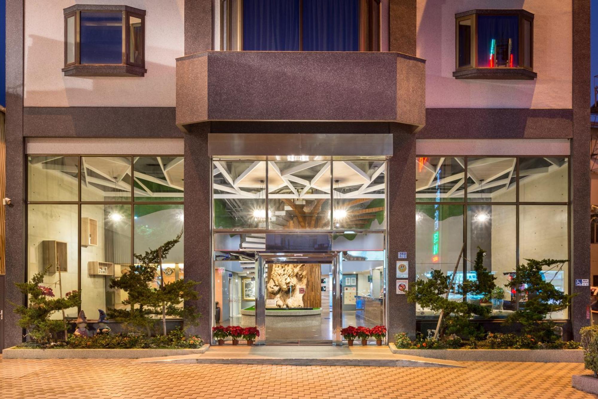 Yadi Hotel Puli Exterior photo